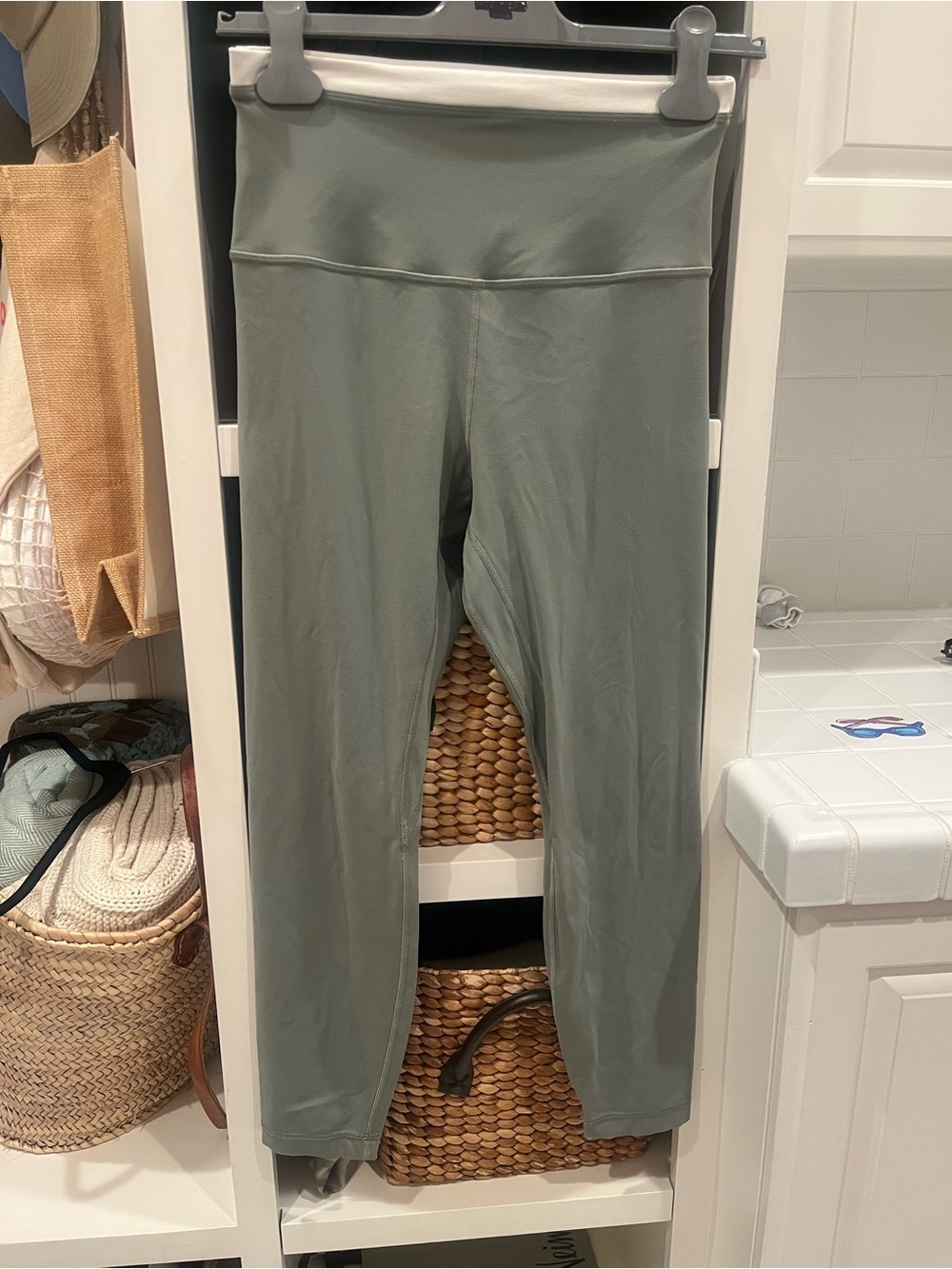 🍋LULULEMON align high rise LEGGINS sage green minimalist design